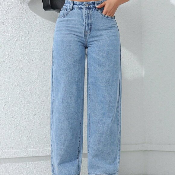 Light Wash Casual Women's Loose Fit Straight-Leg Jeans With Pockets - Picture 6 of 6